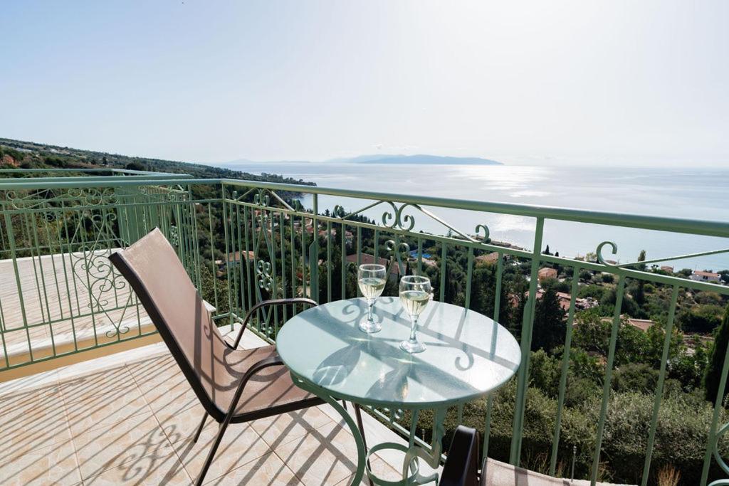 Appartamento Eagle'S Nest Lourdata  Esterno foto